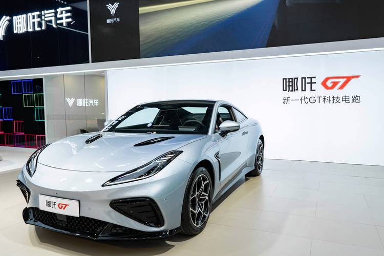 深圳南山区盛富诺企业管理咨询哪吒汽车在智能汽车领域的表现，领途汽车在新能源汽车市场中的影响力